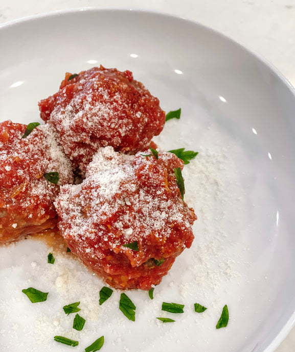SUNDAY SAUCE & MEATBALLS